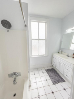 Charming Apartment in the Heart of Savannah 2